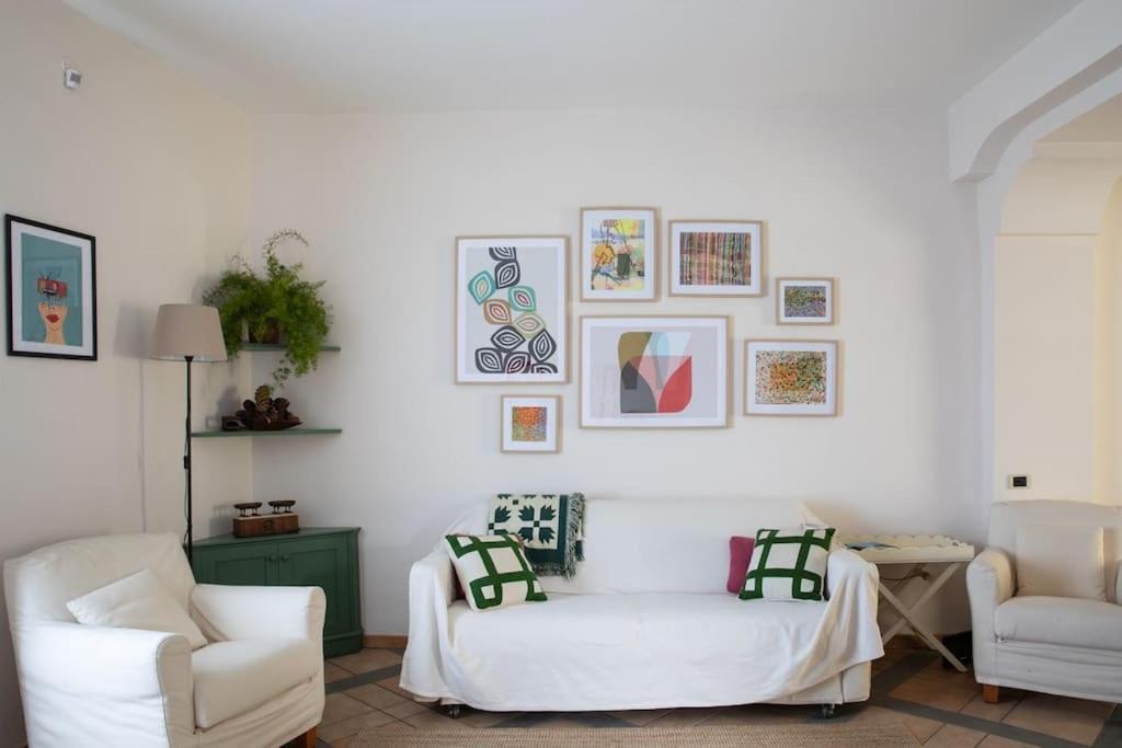 La Terrazza Nel Borgo Apartment Bracciano  Luaran gambar