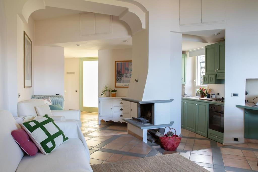 La Terrazza Nel Borgo Apartment Bracciano  Luaran gambar