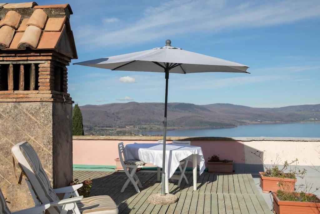 La Terrazza Nel Borgo Apartment Bracciano  Luaran gambar