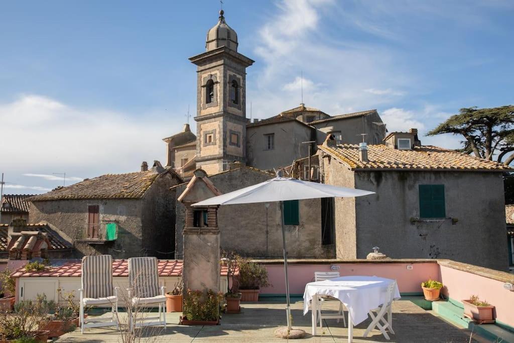 La Terrazza Nel Borgo Apartment Bracciano  Luaran gambar